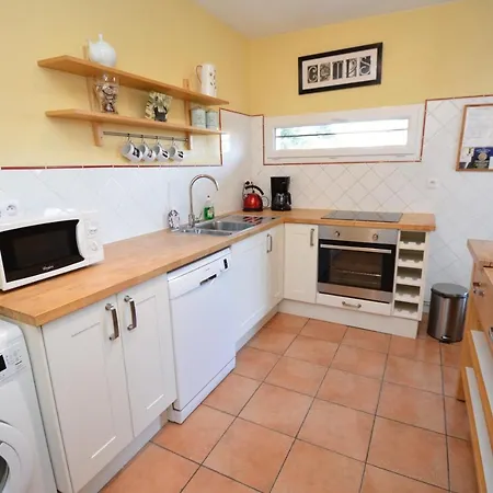 In With Private Pool And Airco Comps (Gard)