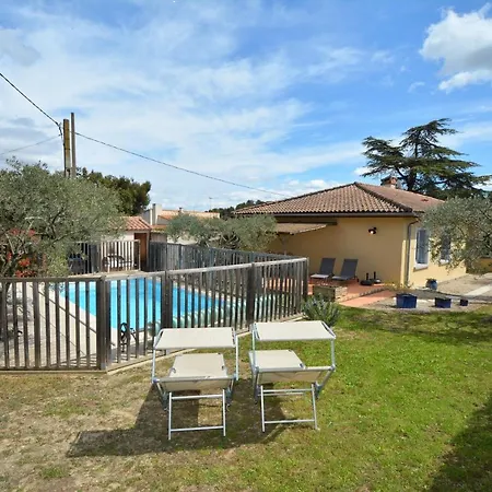 In With Private Pool And Airco