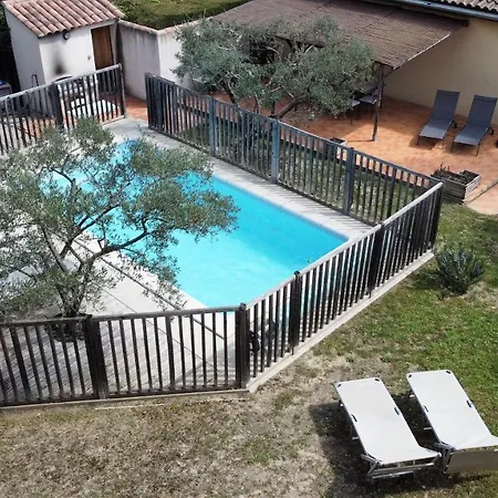 فيلة In With Private Pool And Airco *