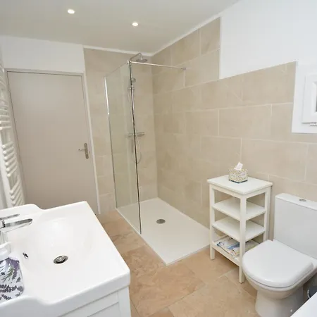 In With Private Pool And Airco *