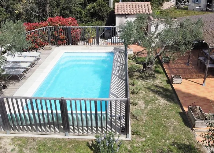 In With Private Pool And Airco *